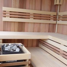 Sauna a vířivka na terase rodinného domu