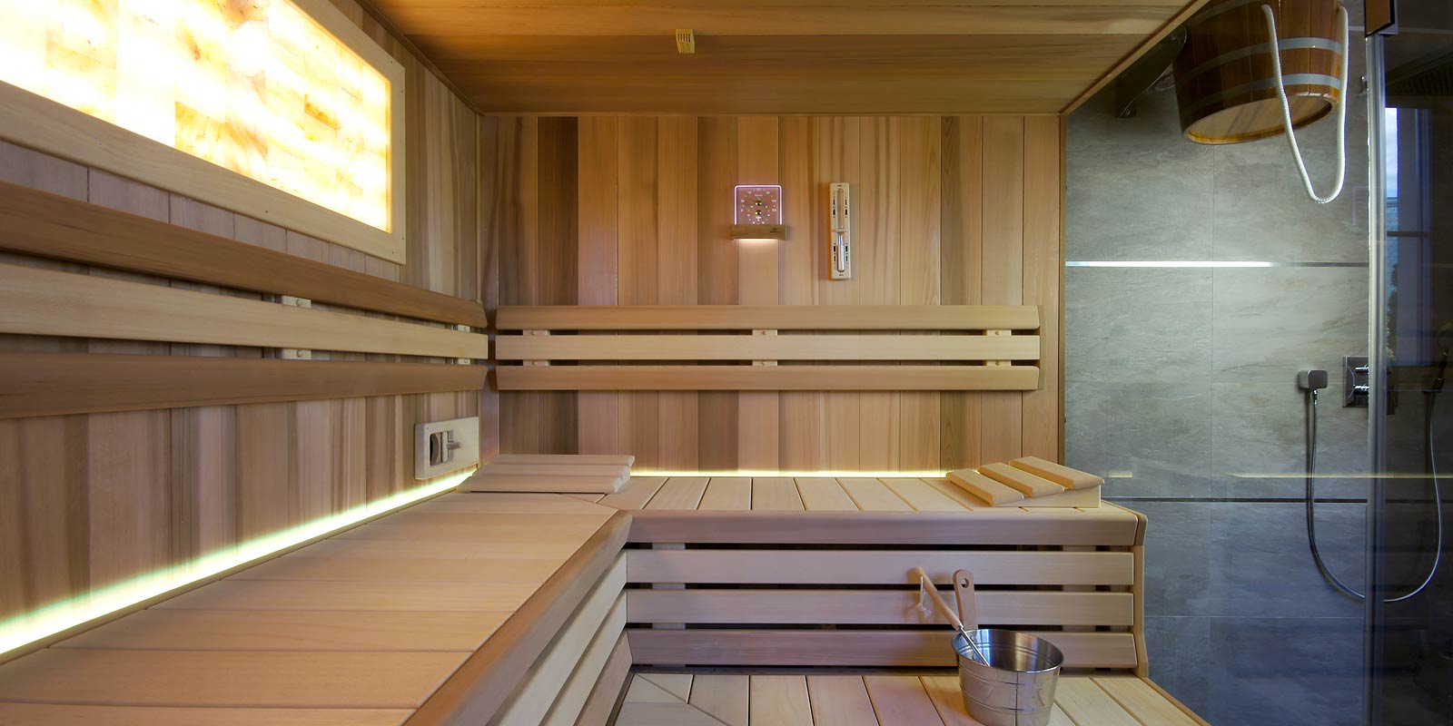 Luxusní prosklená bio-sauna s ochlazovnou