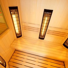 Sauna a infrasauna propojené oknem